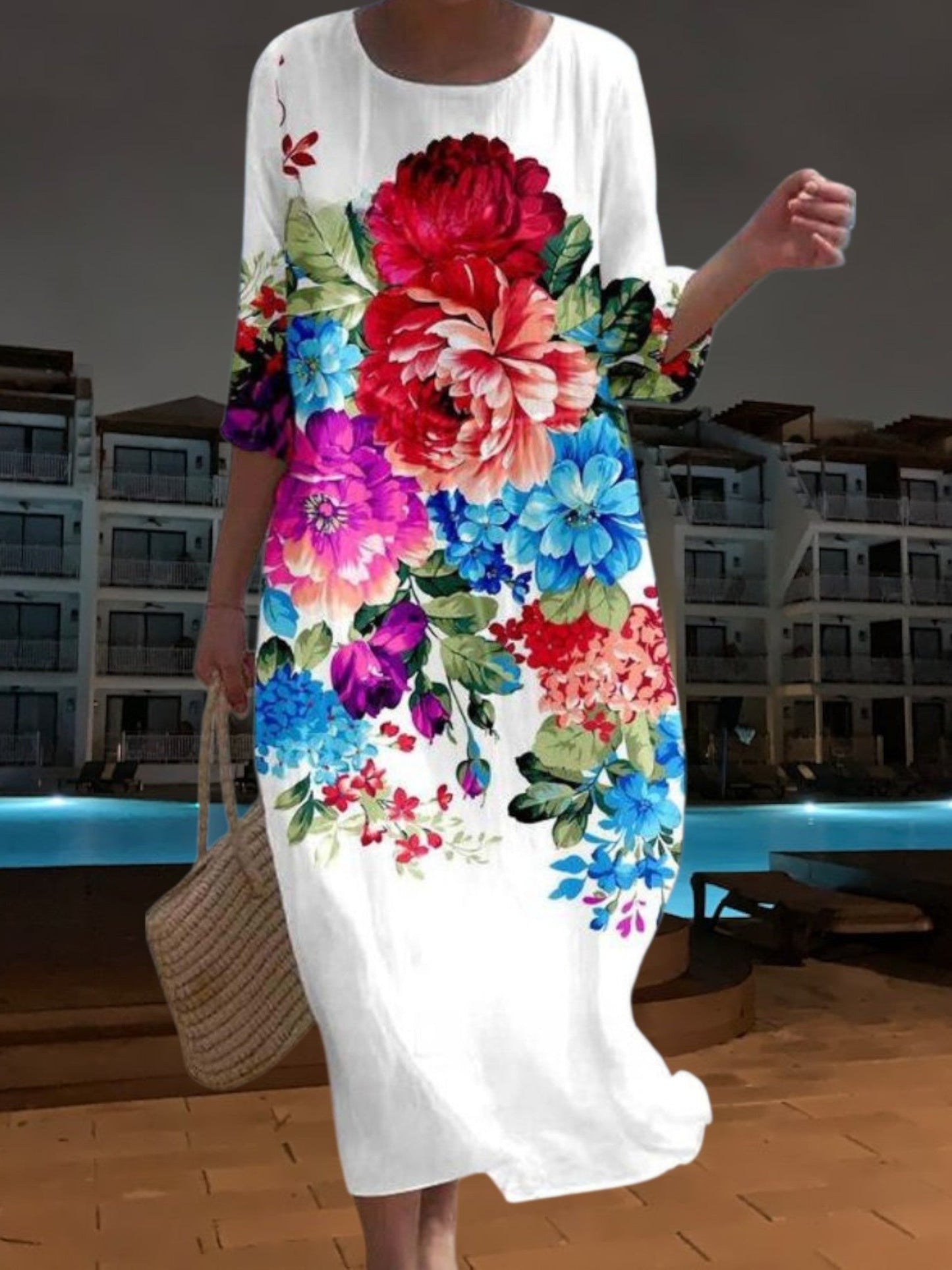 JO | Elegant midi dress made of light, flowing material, 3/4 sleeves with floral print
