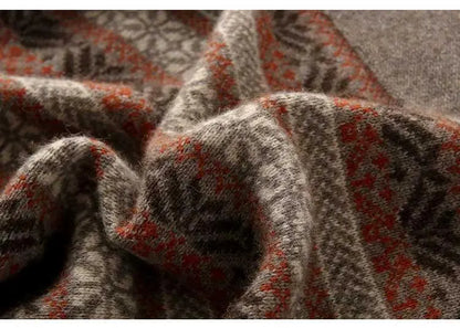 JO | Elegant sweater with vintage pattern