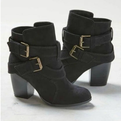 JO | Buckle ankle boots in suede with block heel