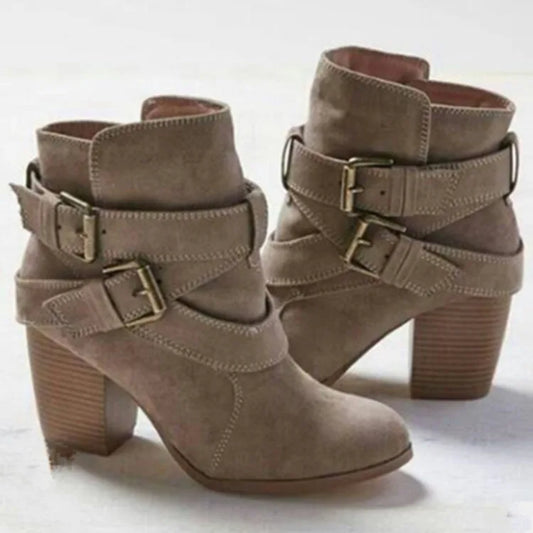 JO | Buckle ankle boots in suede with block heel