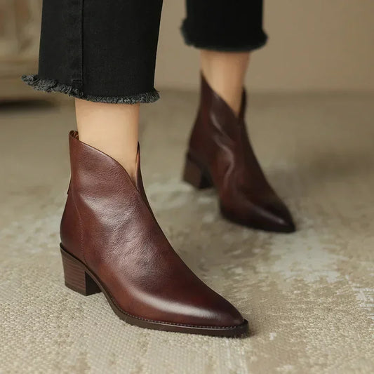 JO | Tapered ankle boot with block heel