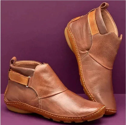 JO | leather ankle boots with contrasting trim