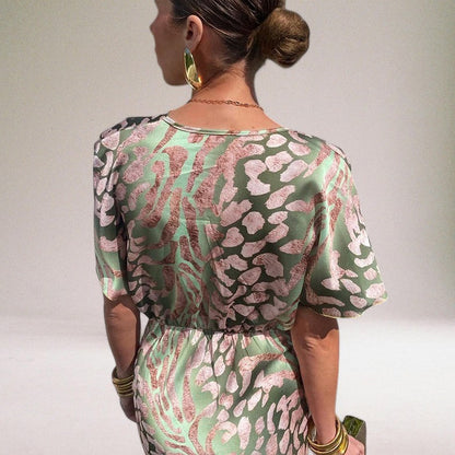 JO | Elegant maxi dress with unique V-neckline for women