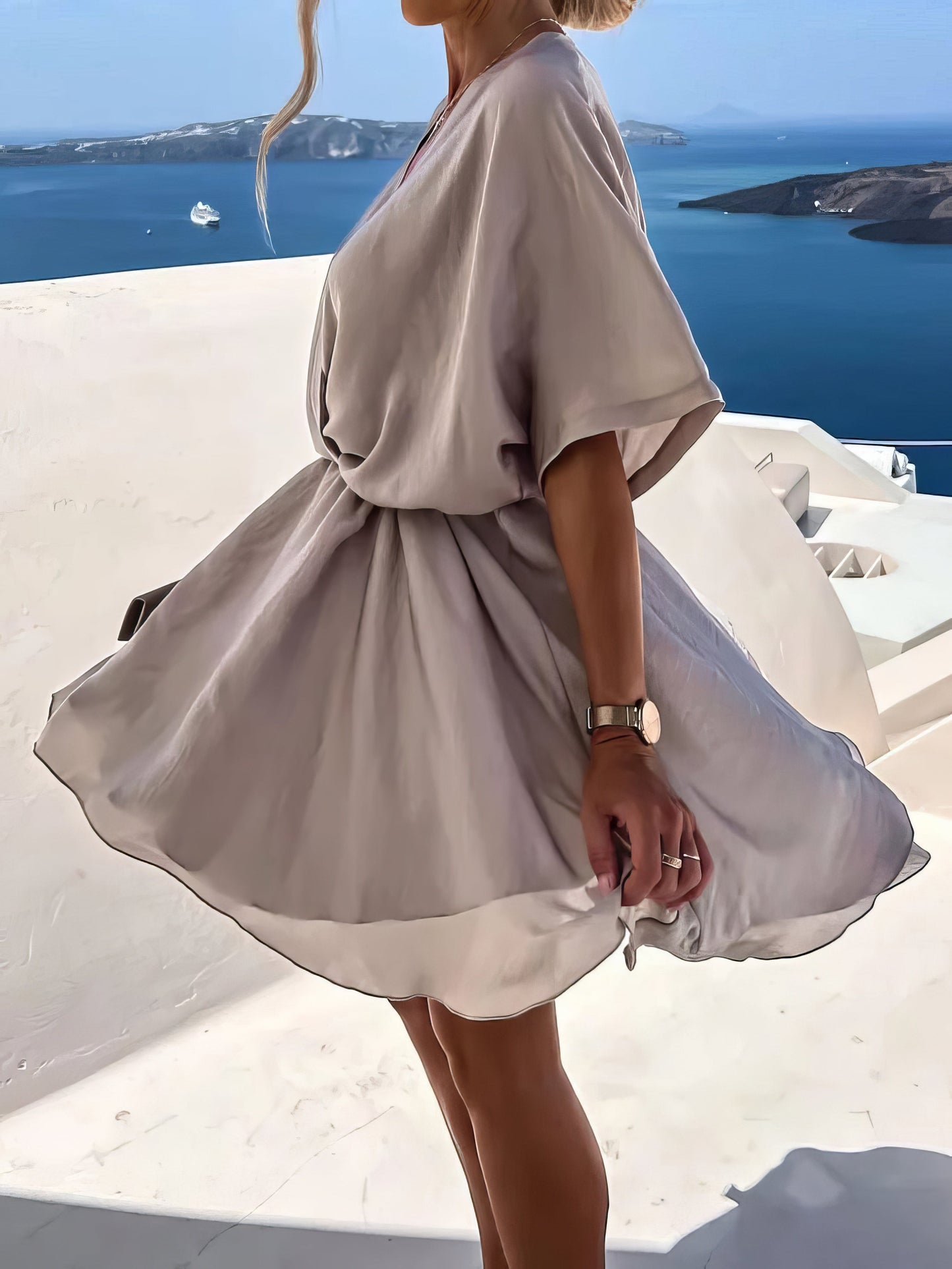 JO | Loose V-neck short-sleeved mini dress