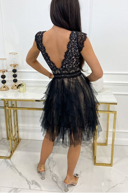 JO | V-neckline Sleeveless lace midi dress