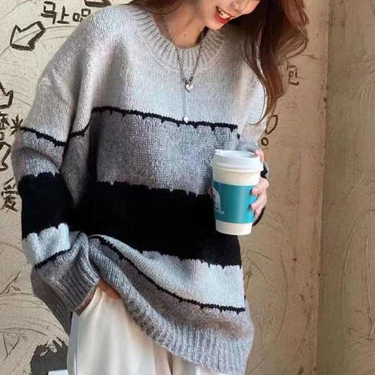 JO | Striped sweater with round neckline in contrasting color