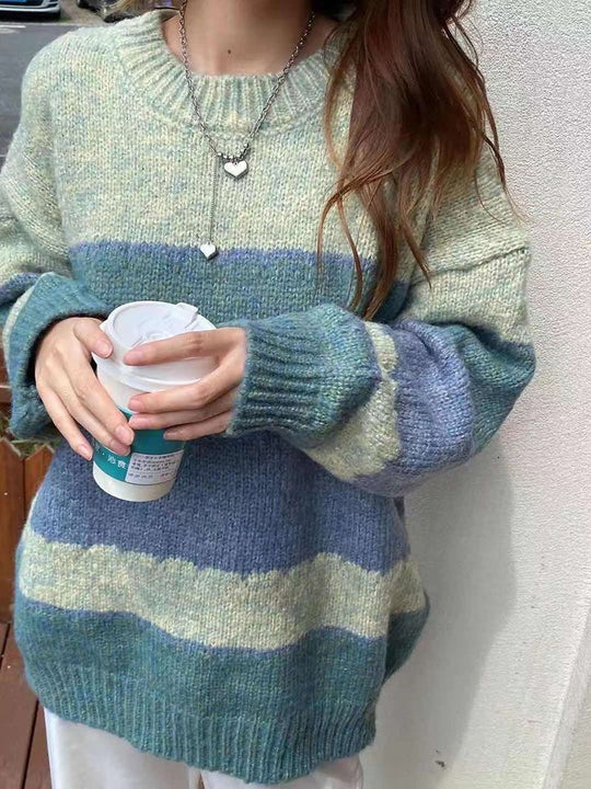 JO | Striped sweater with round neckline in contrasting color