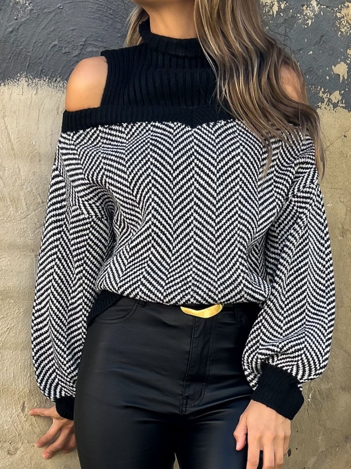 JO | Modern and versatile sweater