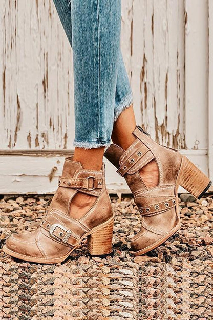 JO | Rustic ankle boot with block heels