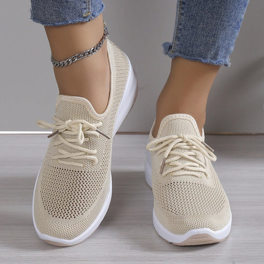 JO | Knitted sneaker with lace fastening